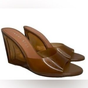 Gianni Bini Vinyl Wedge Heel. Caramel Brown. Size 9.